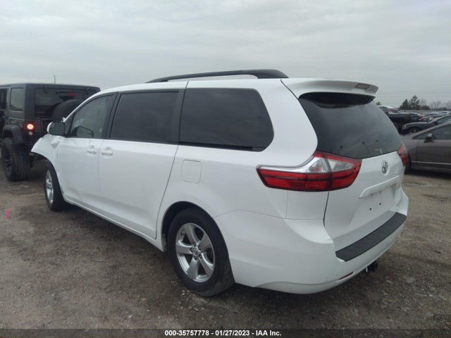 Toyota SIENNA LE 2017 5TDKZ3DC6HS847652 Image 3
