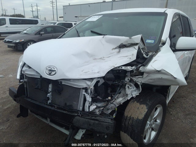 Toyota SIENNA LE 2017 5TDKZ3DC6HS847652 Image 6