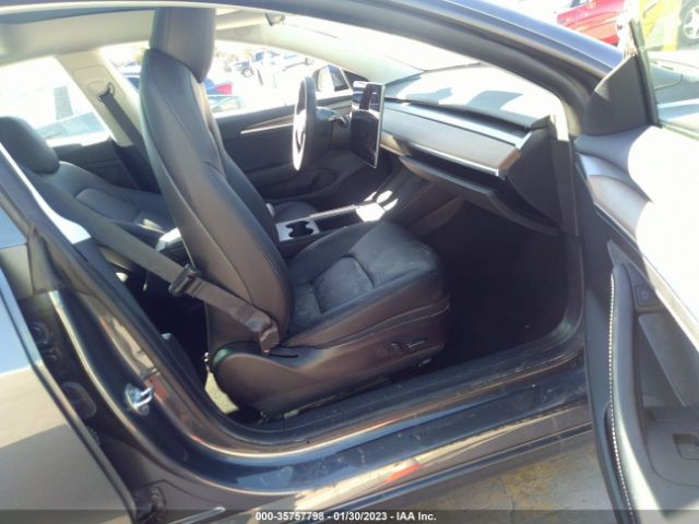 5YJ3E1EC8NF235262 Tesla MODEL 3