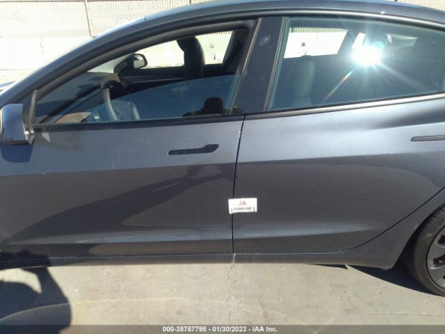 5YJ3E1EC8NF235262 Tesla MODEL 3