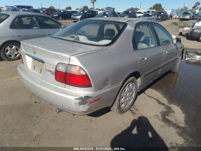 1996 HONDA ACCORD LX/EX VIN: 1HGCD5631TA264733