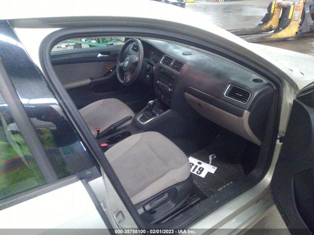 3VW2K7AJ0DM267187 Volkswagen Jetta Sedan S