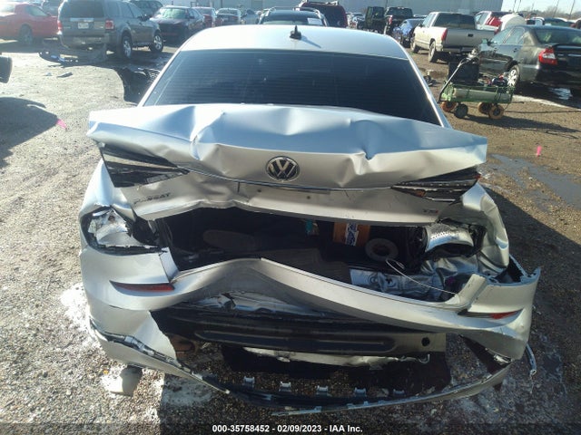 1VWDT7A39HC048131 Volkswagen Passat R-line W/comfort Pkg