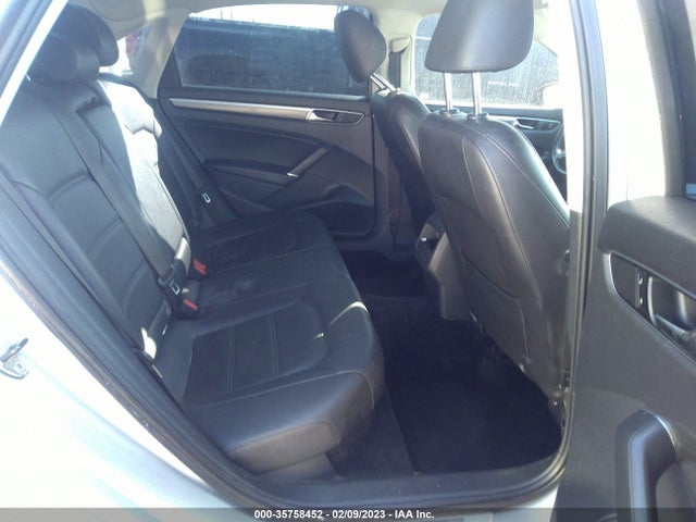 1VWDT7A39HC048131 Volkswagen Passat R-line W/comfort Pkg