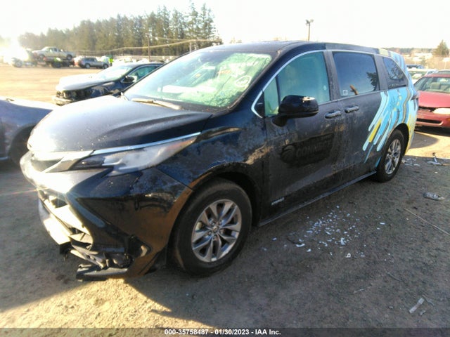 Toyota SIENNA LE 2021 5TDKRKEC4MS036256 Image 2