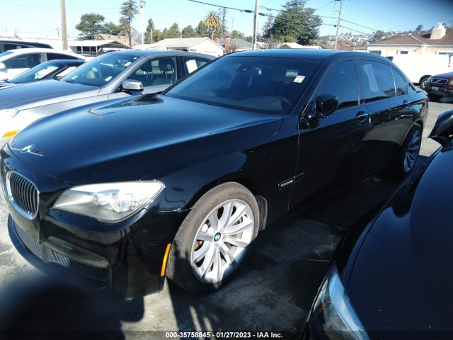 BMW 7 Series 2011 WBAKB8C57BCY64955 Image 2