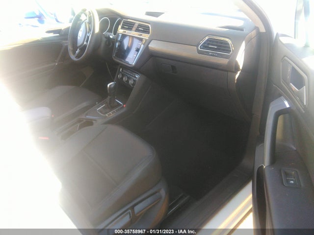 3VV3B7AX4LM074598 Volkswagen Tiguan Se/sel/se R-line Black