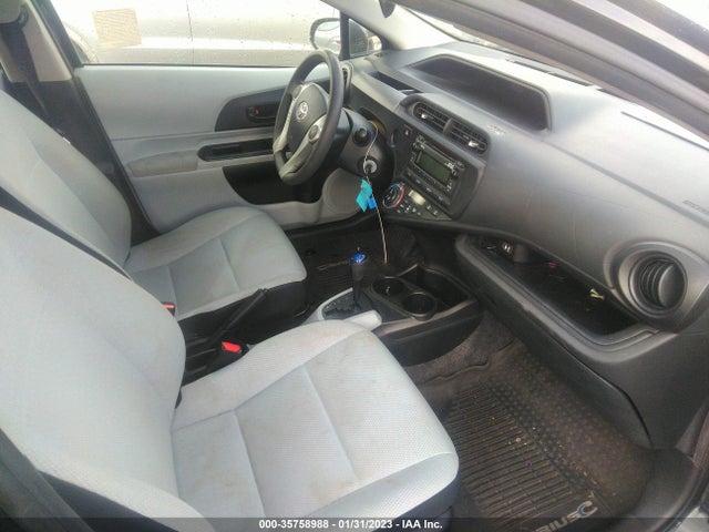 Toyota Prius C One/three/two/four 2014 JTDKDTB38E1079814 Image 5