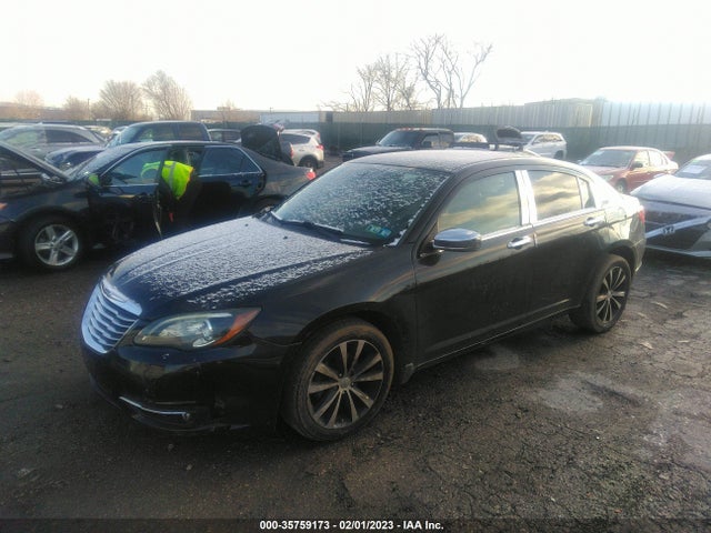Chrysler 200 Limited 2013 1C3CCBCG4DN508204 Image 2