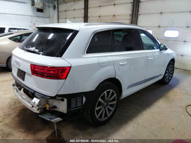 WA1LHAF71KD043641 Audi Q7 Premium Plus