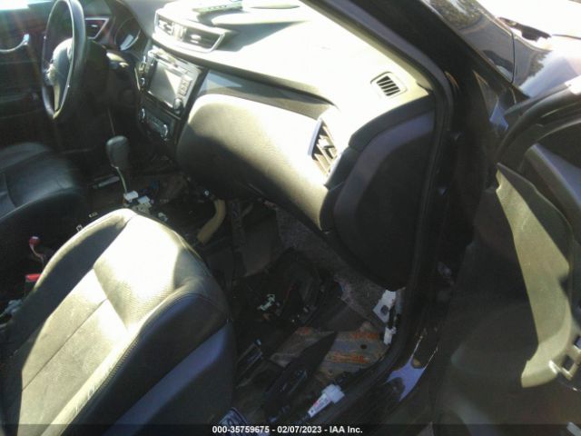 5N1AT2MV5FC810921 Nissan Rogue Sl