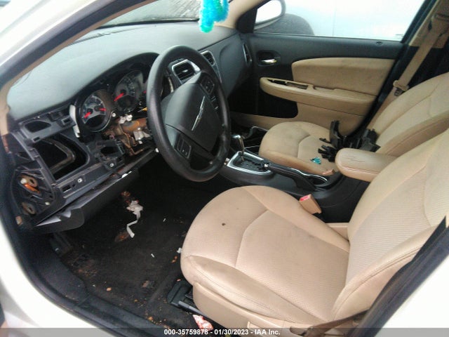 1C3CCBABXEN207283 Chrysler 200 LX