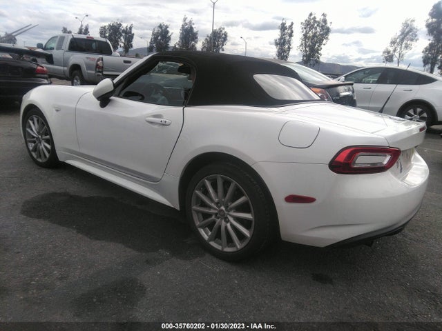 2017 Fiat 124 Spider, VIN: JC1NFAEK4H0107677