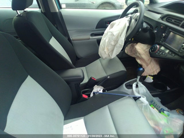 Toyota Prius C One/three/two/four 2014 JTDKDTB33E1065531 Image 5