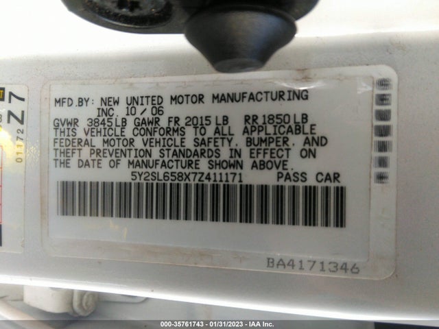 2007 PONTIAC VIBE VIN: 5Y2SL658X7Z411171