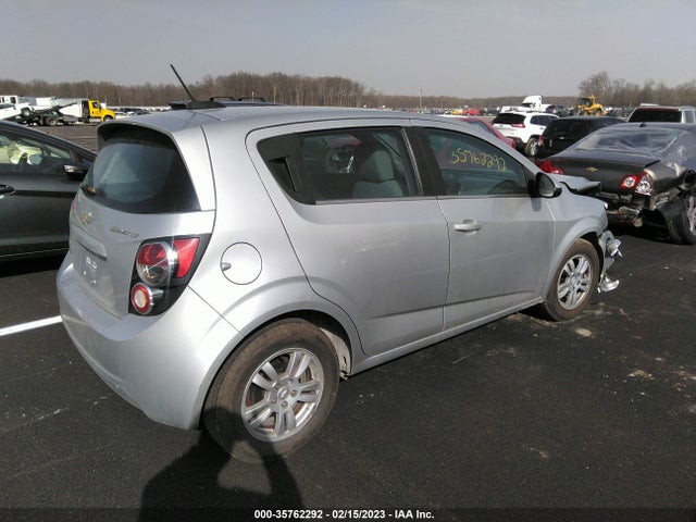 Chevrolet Sonic Lt Auto 2015 1G1JC6SH9F4134856 Image 4