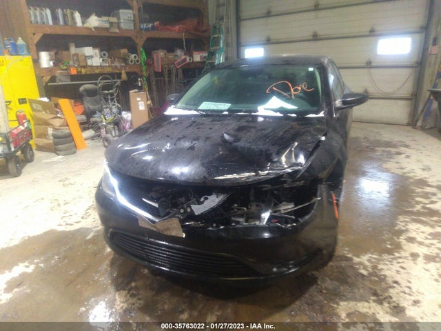 1C3CCCFB4GN176999 Chrysler 200 LX