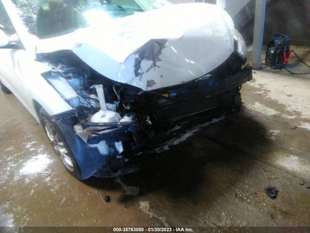2013 HYUNDAI ELANTRA GLS PZEV VIN: 5NPDH4AE8DH397655