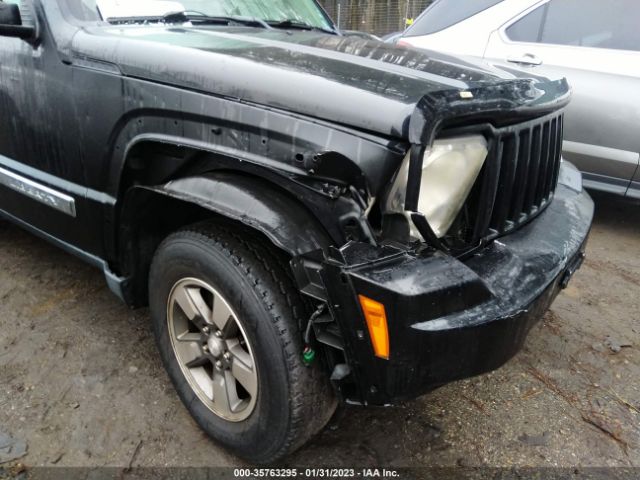1J8GN28K08W246971 Jeep Liberty Sport