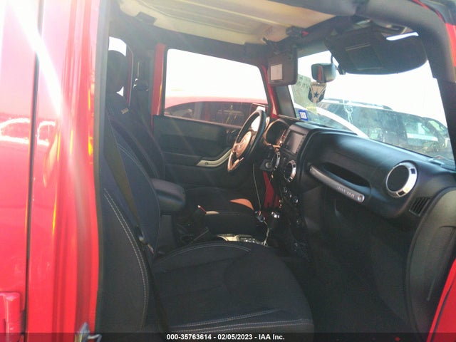 1C4BJWEG0FL523993 Jeep Wrangler Unlimited Sahara