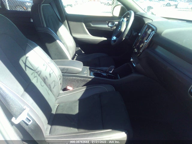 2022 Volvo XC40, VIN: YV4ED3UR8N2700085