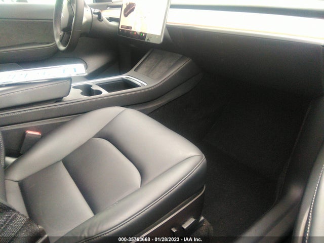 Tesla Model Y Long Range 2022 7SAYGDEE7NF451173 Image 6