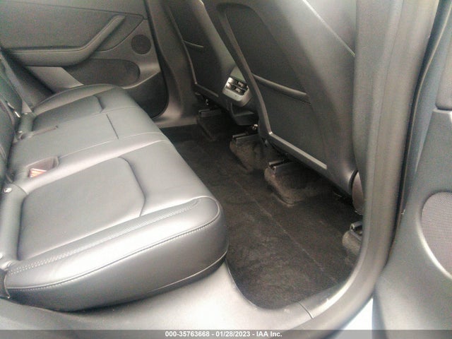 Tesla Model Y Long Range 2022 7SAYGDEE7NF451173 Image 9