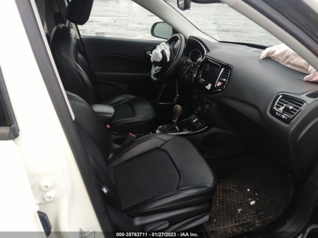 3C4NJCBB9KT727050 Jeep Compass Altitude