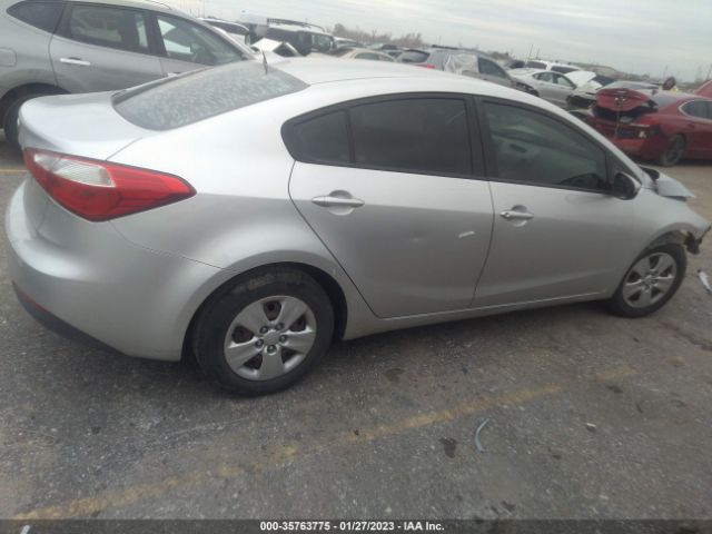 KNAFK4A62E5162850 KIA FORTE LX