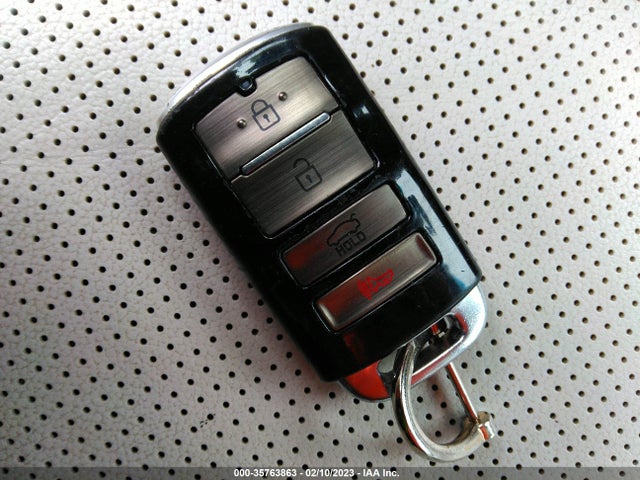 2015 Kia K900, VIN: KNALW4D42F6020544