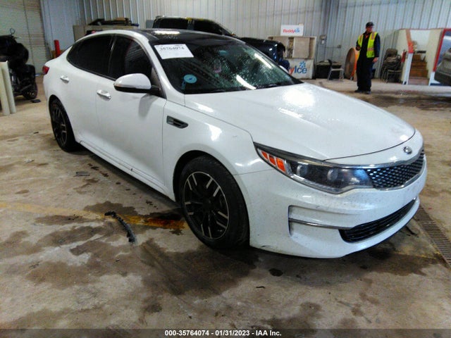 2016 Kia Optima, VIN: 5XXGU4L33GG093721