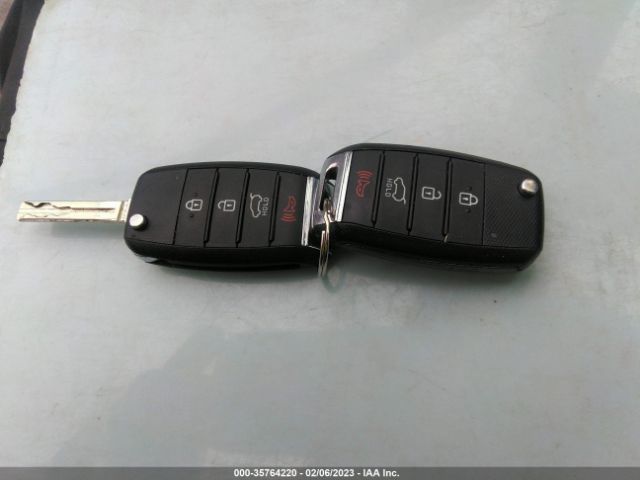 KNDPMCAC4H7198355 KIA Sportage Lx