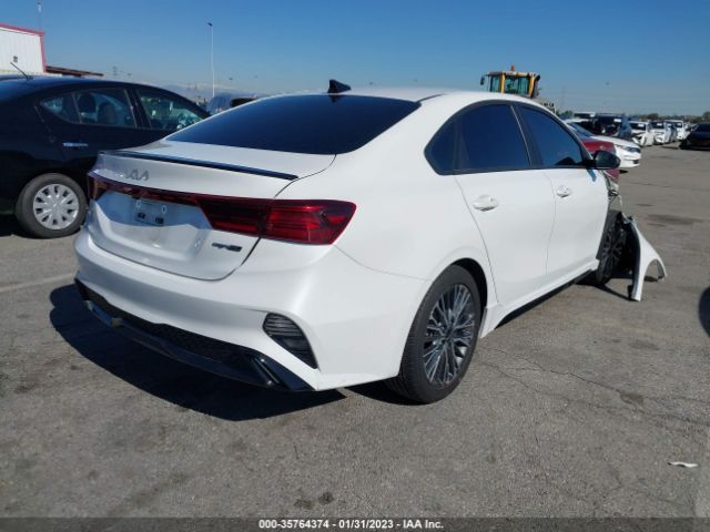 3KPF54AD9NE437000 KIA Forte Gt-line