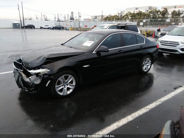 BMW 5 Series 528i 2011 WBAFR1C53BDJ97865 Image 2