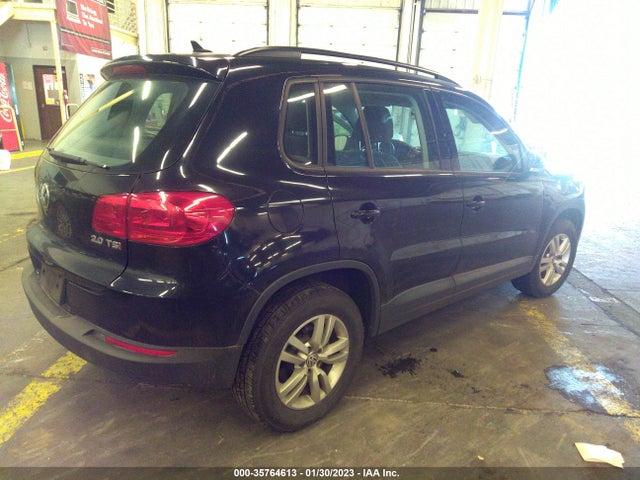 WVGAV7AXXFW514918 Volkswagen TIGUAN S