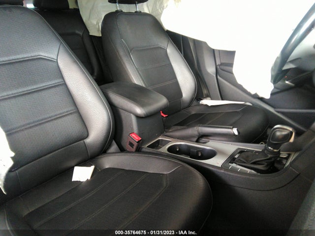 1VWLA7A35KC000070 Volkswagen Passat 2.0t Wolfsburg Edition