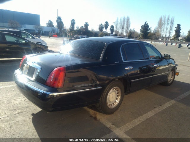 Lincoln Town Car Executive L 2001 1LNHM84W81Y672407 Image 5