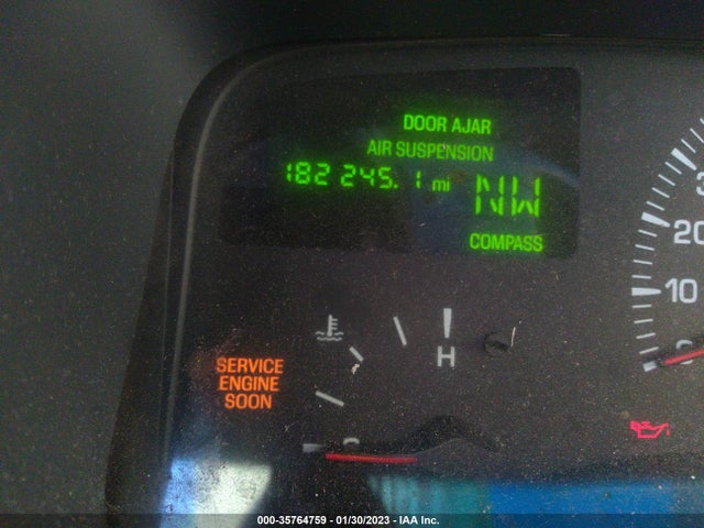 Lincoln Town Car Executive L 2001 1LNHM84W81Y672407 Image 8