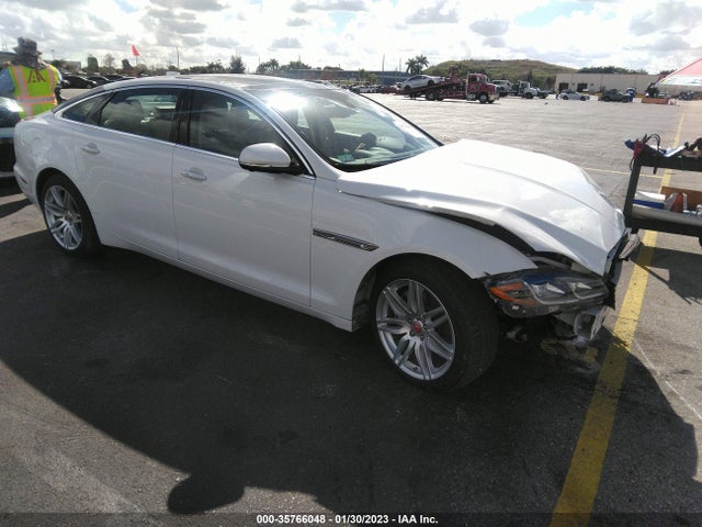 2017 Jaguar XJ, VIN: SAJWJ2GD4H8W03902