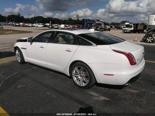 2017 Jaguar XJ, VIN: SAJWJ2GD4H8W03902