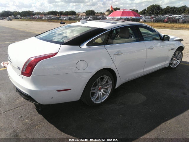 2017 Jaguar XJ, VIN: SAJWJ2GD4H8W03902