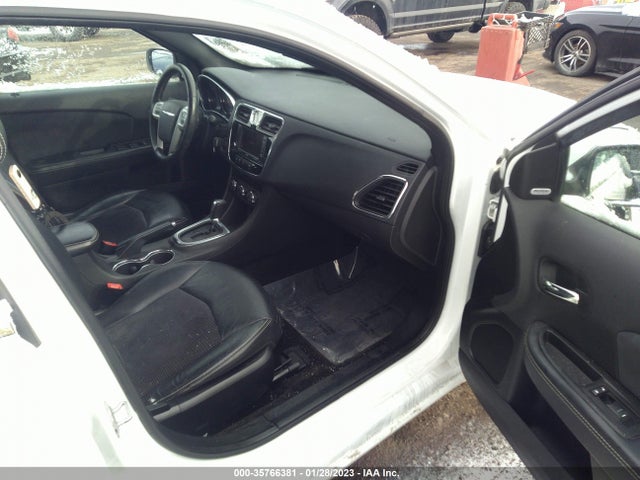 1C3BC8FG9BN600934 Chrysler 200