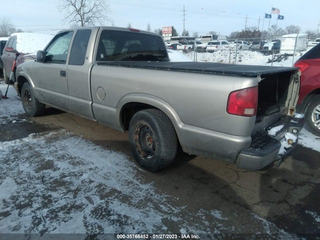 2002 CHEVROLET S-10 LS VIN: 1GCCS19W928218463