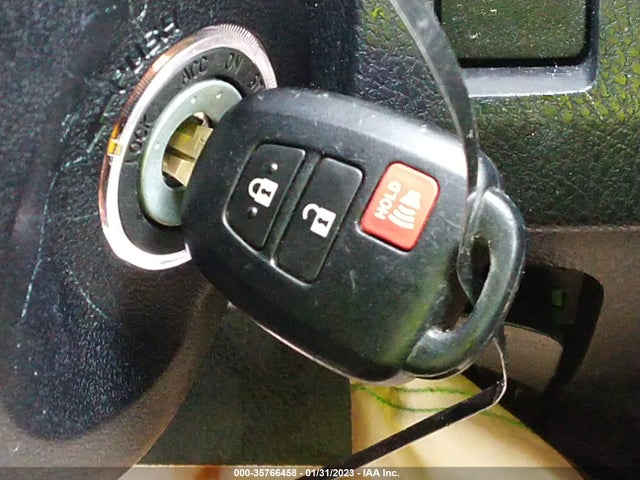 2018 Toyota RAV4, VIN: JTMZFREV8JJ210047