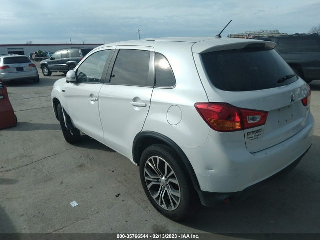 JA4AP3AU6GZ031577 Mitsubishi Outlander Sport 2.0 Es