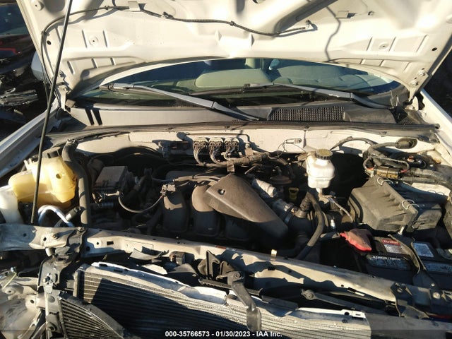 2008 FORD ESCAPE XLT VIN: 1FMCU93108KB01027