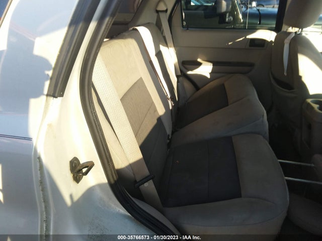 2008 FORD ESCAPE XLT VIN: 1FMCU93108KB01027