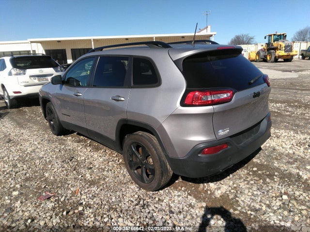 2018 Jeep Cherokee, VIN: 1C4PJLCB7JD574003