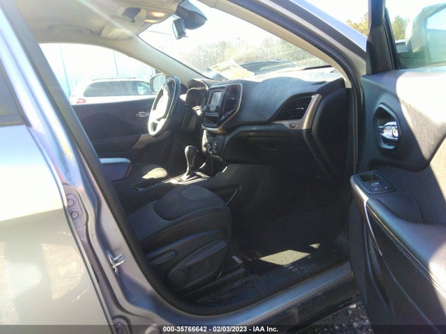 2018 Jeep Cherokee, VIN: 1C4PJLCB7JD574003
