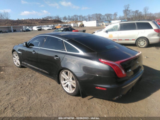 2011 JAGUAR XJ SAJWA2GB3BLV18004 Photo 2